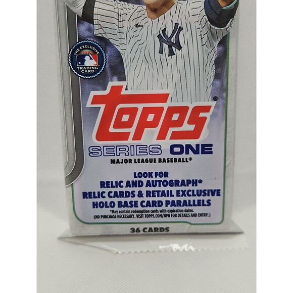 2025 Topps Series One Major League Baseball 36 Card Hanger Fat Pack - NEW! - Picture 2 of 9